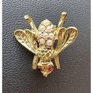 Bumble Bee Pin Brooch 5/8" Gold Tone Metal Baby‎ Pearl Red Rhinestones Eyes VTG